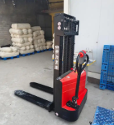 北方冬季电动叉车低温启动与防护要点